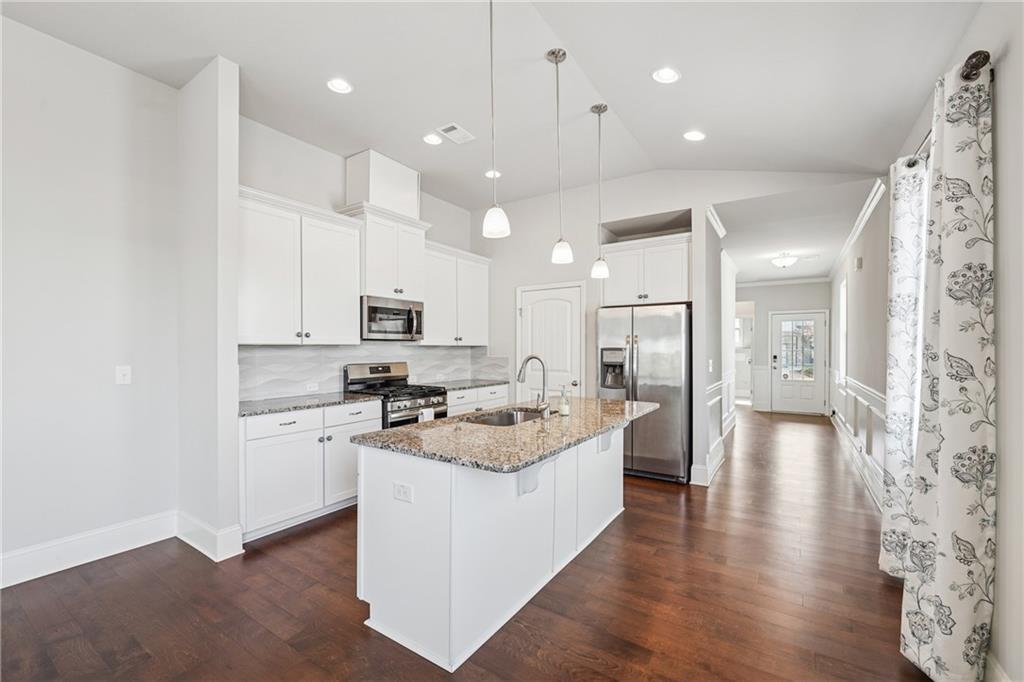 6606 Trailblazer Road, Flowery Branch, Georgia image 9