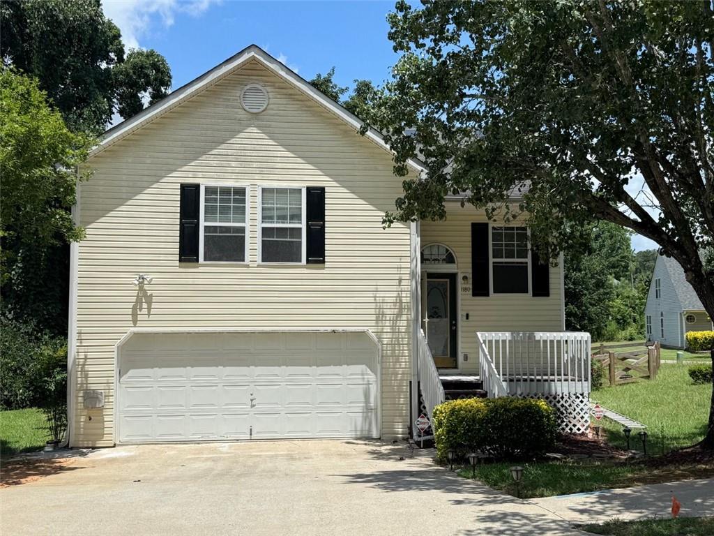 Welcome to your newly remodeled home in the heart of Douglasville! This 3-bedroom, 2-bath residence sits on a spacious, private lot and is ideal for investors seeking strong rental income or first-time buyers looking for a move-in-ready opportunity at a great price.
? Key Features:
Freshly Renovated interior: new flooring, modern paint, and updated kitchen & bathrooms
Open Floor Plan with natural light and comfortable living spaces
Large Lot offering room to entertain, garden, or expand
Quiet, established neighborhood with easy access to I-20, schools, shopping, and dining
Strong rental potential with low maintenance updates already completed
This is the first time this home has been remodeled, and it’s ready for its next chapter. Whether you're looking to add a solid property to your portfolio or move in and enjoy peace of mind, 1180 Pleasant Oak Lane delivers on value and versatility.