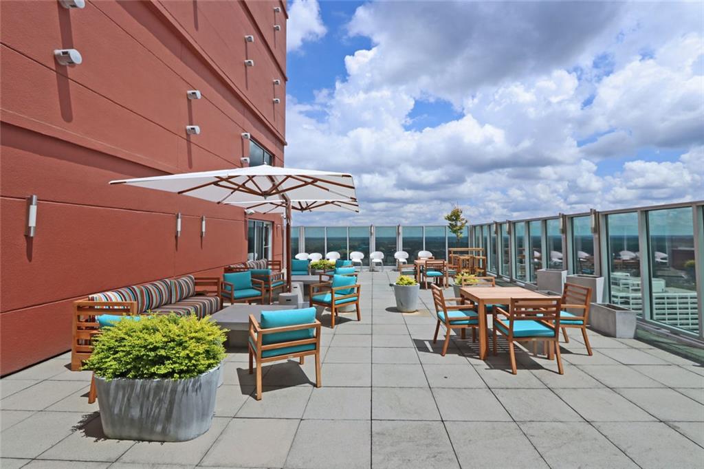 THE MANHATTAN - Residential