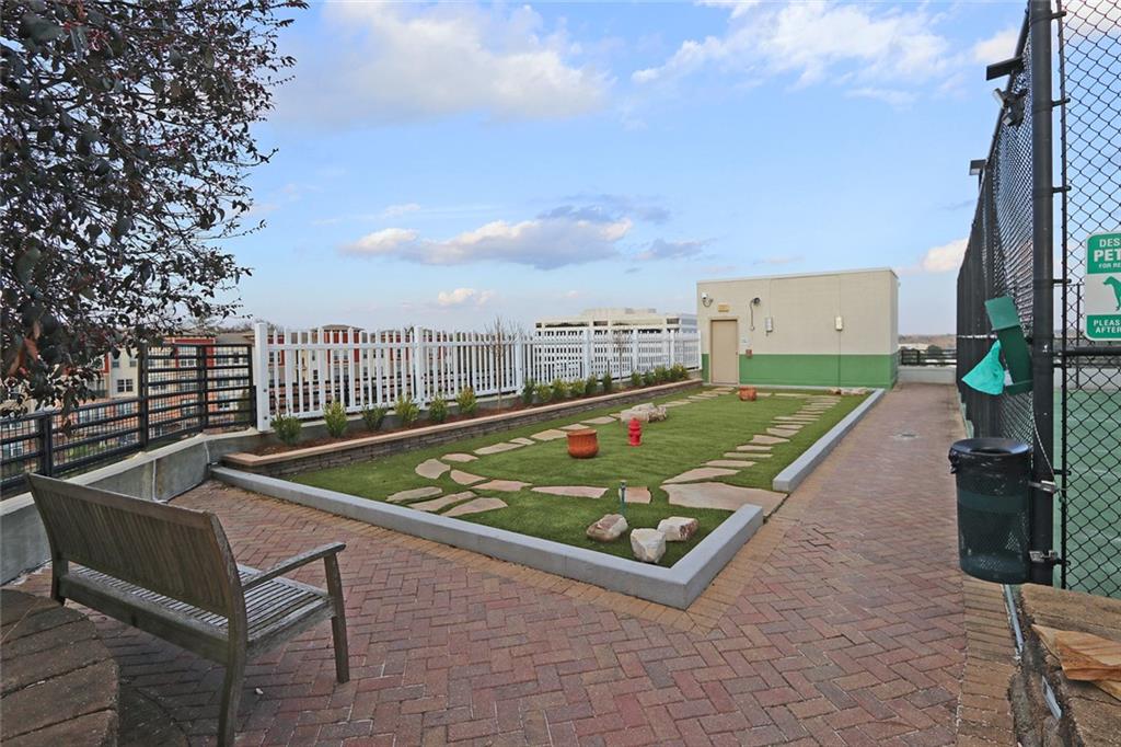 THE MANHATTAN - Residential