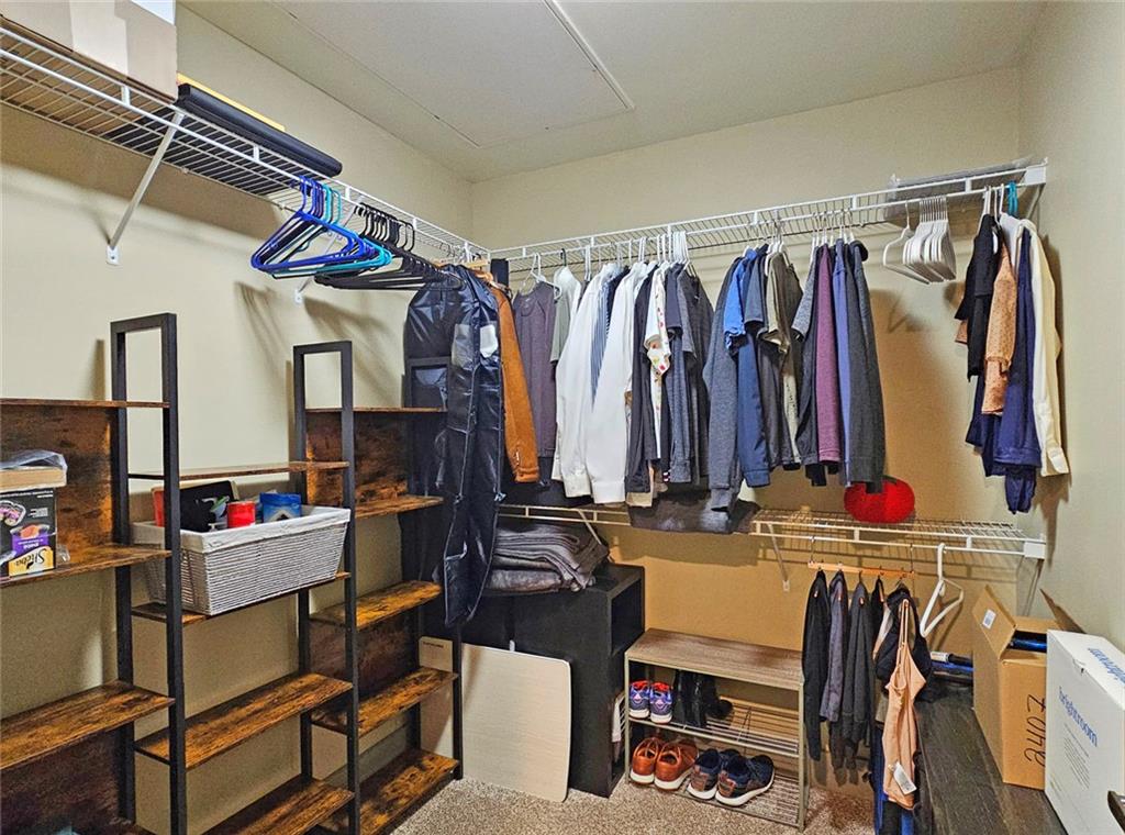 THE MANHATTAN - Residential