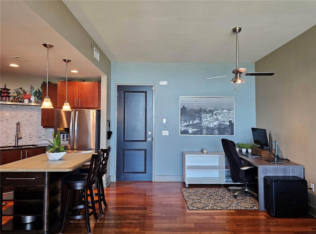 THE MANHATTAN - Residential