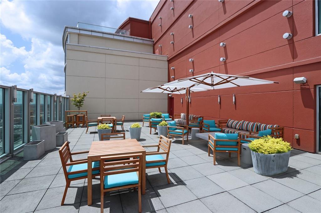 THE MANHATTAN - Residential