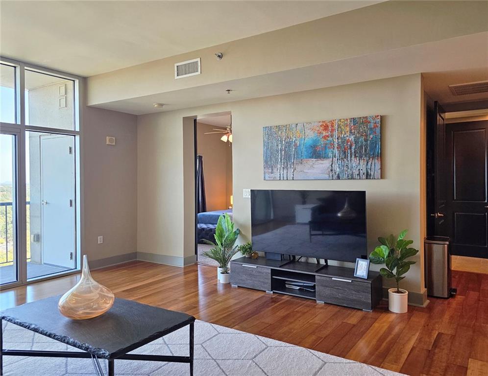 THE MANHATTAN - Residential