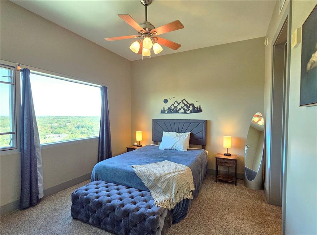 THE MANHATTAN - Residential