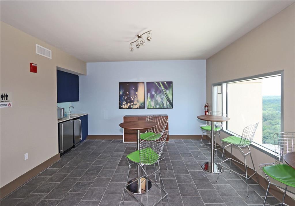 THE MANHATTAN - Residential