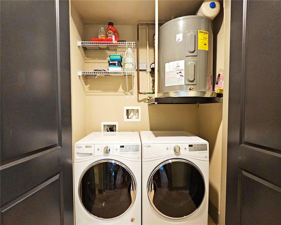 THE MANHATTAN - Residential