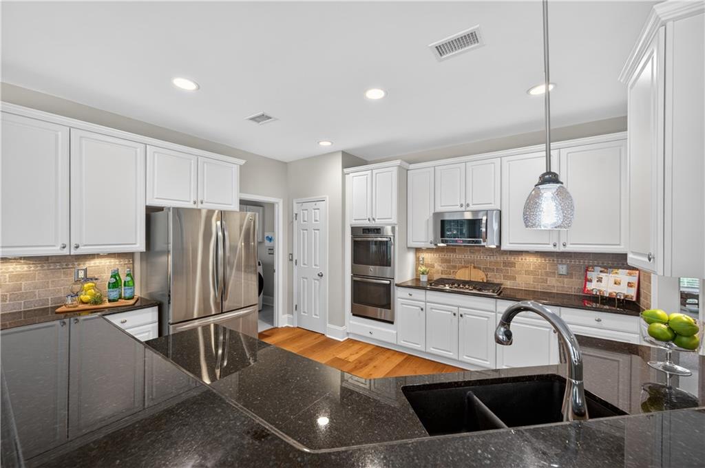 6545 Wedgewood Chase