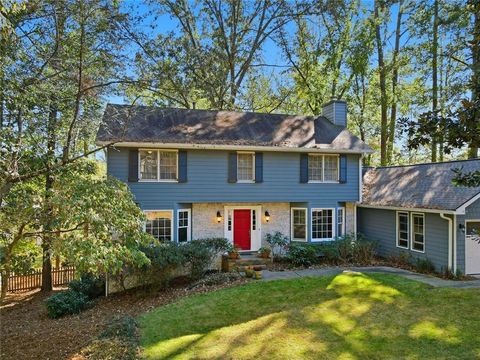 Photo of 1050 Lakemont Trace, Roswell, GA 30075 (MLS # 7654145)