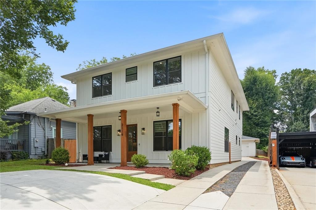 2114 Memorial Drive SE