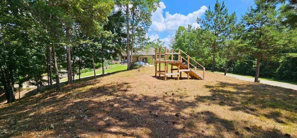 915 N Edgewater Trail N