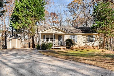 A home in Dawsonville