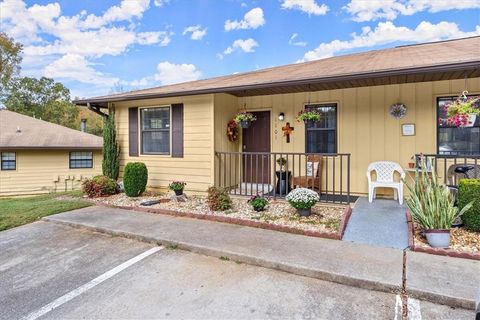 A home in Powder Springs