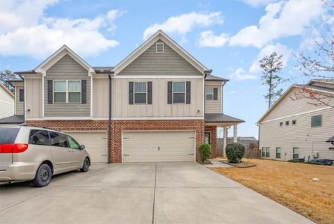 Townhouse For Sale - 4754 Highland Ave Ave<br/> Sugar Hill, GA 30518