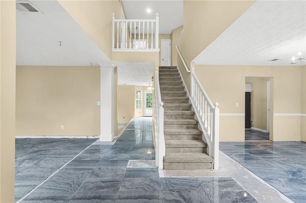 9426 Carnes Crossing Circle