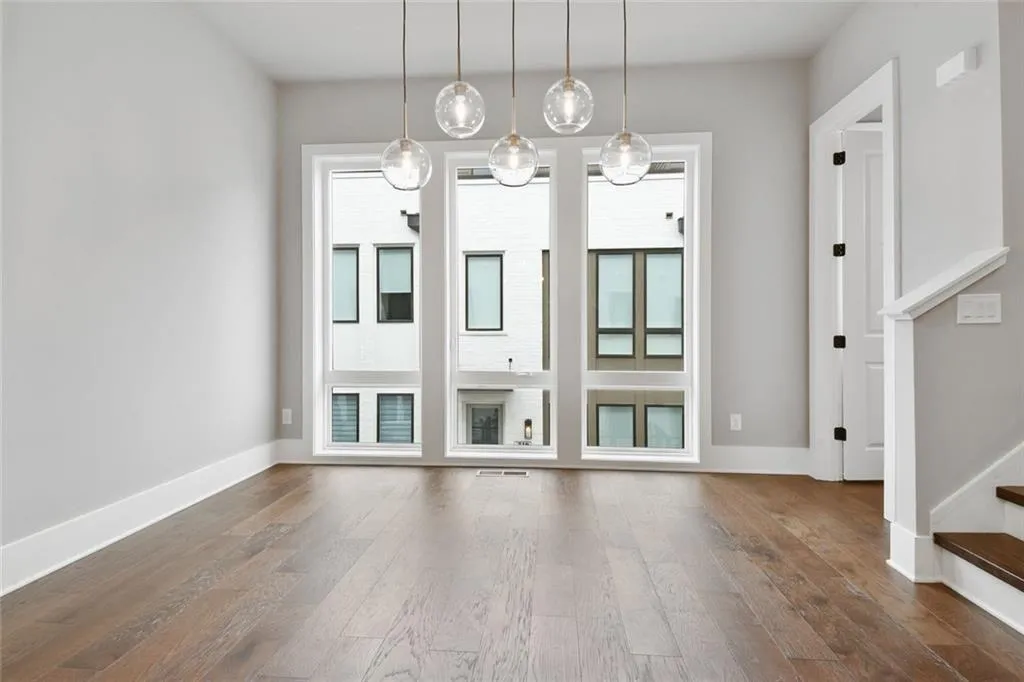 Atlanta, Georgia 30316, United States, 3 Bedrooms Bedrooms, ,4 BathroomsBathrooms,Residential,Active,192686