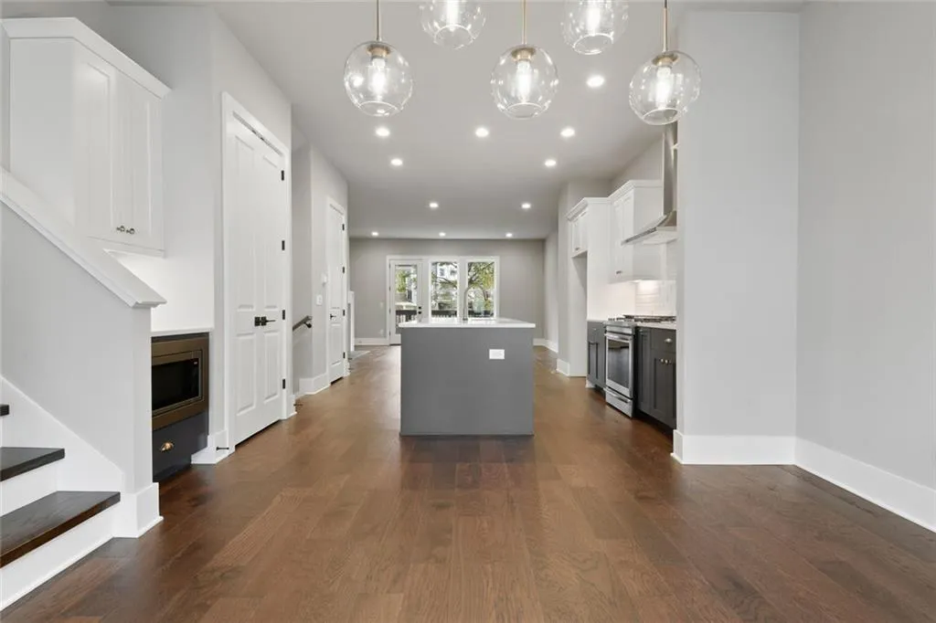 Atlanta, Georgia 30316, United States, 3 Bedrooms Bedrooms, ,4 BathroomsBathrooms,Residential,Active,192686