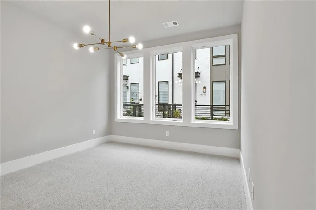 Atlanta, Georgia 30316, United States, 3 Bedrooms Bedrooms, ,4 BathroomsBathrooms,Residential,Active,192686