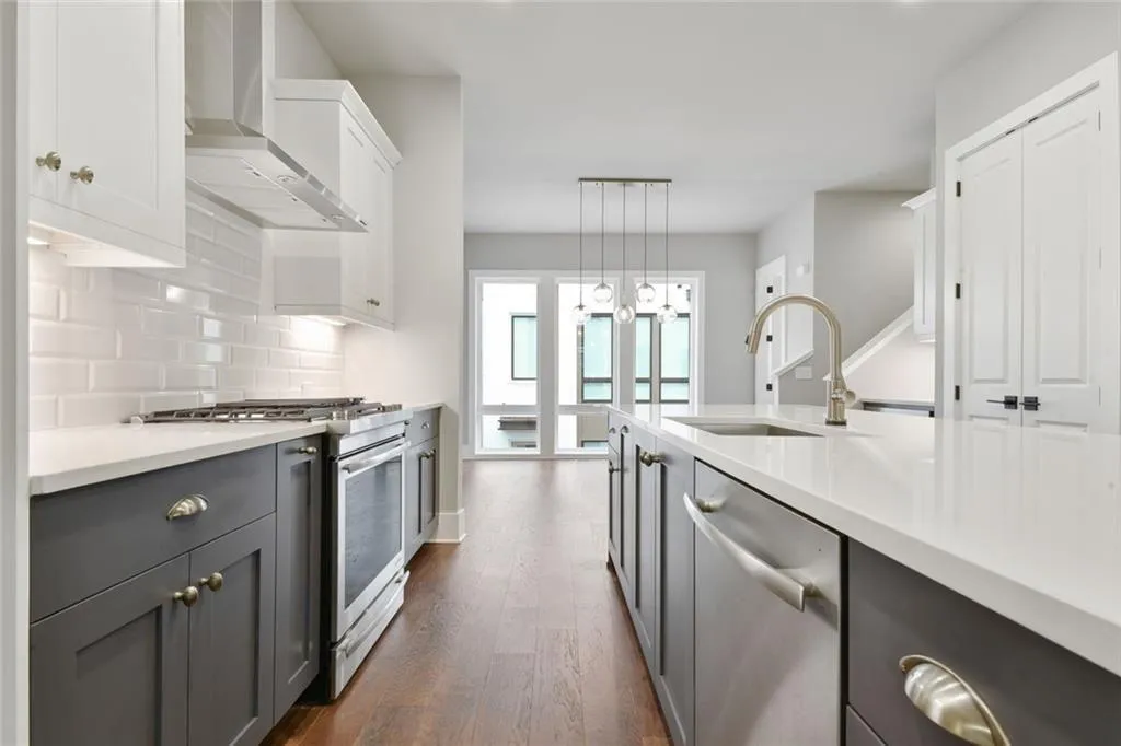 Atlanta, Georgia 30316, United States, 3 Bedrooms Bedrooms, ,4 BathroomsBathrooms,Residential,Active,192686