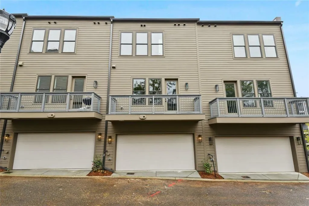 Atlanta, Georgia 30316, United States, 3 Bedrooms Bedrooms, ,4 BathroomsBathrooms,Residential,Active,192686