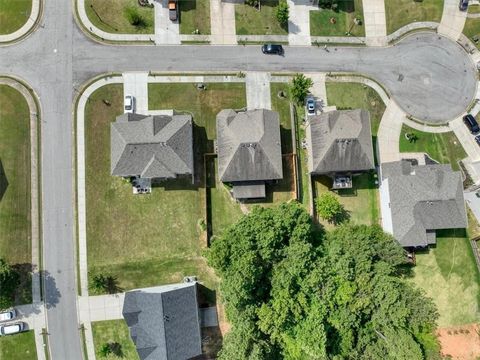 A home in Fairburn