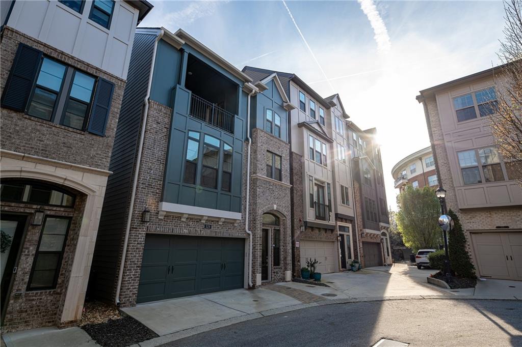 529 Broadview Place NE