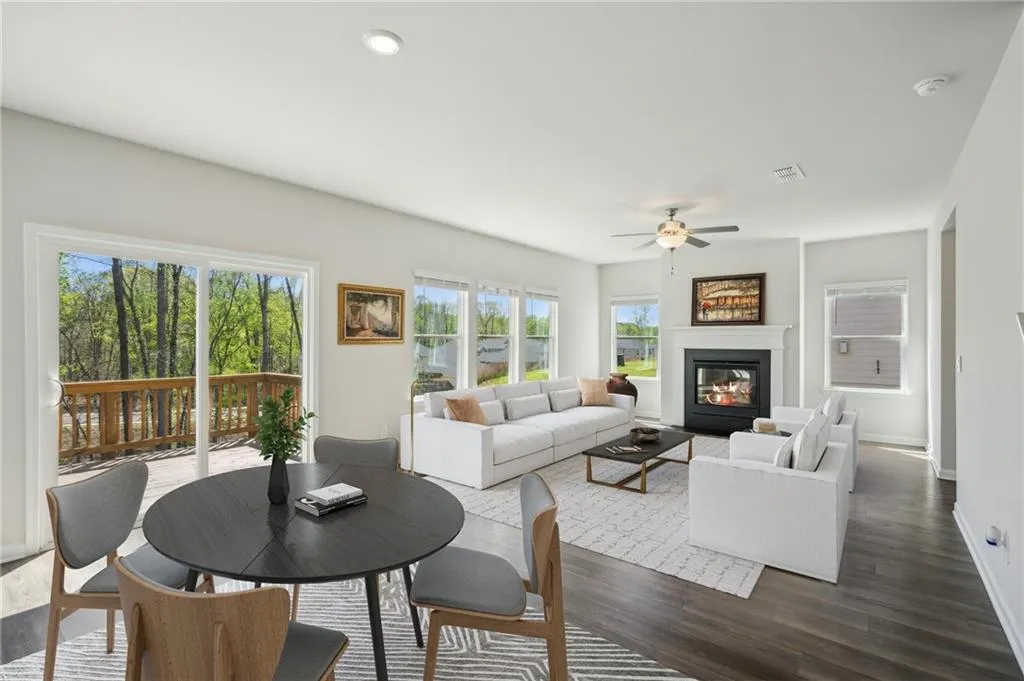 Dawsonville, Georgia 30534, United States, 4 Bedrooms Bedrooms, ,3 BathroomsBathrooms,Residential,Active,131933