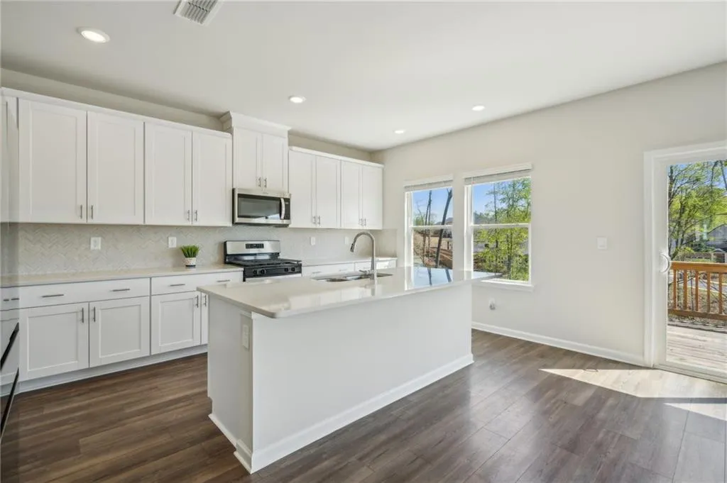 Dawsonville, Georgia 30534, United States, 4 Bedrooms Bedrooms, ,3 BathroomsBathrooms,Residential,Active,131933