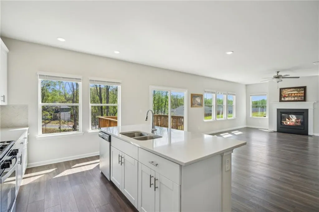 Dawsonville, Georgia 30534, United States, 4 Bedrooms Bedrooms, ,3 BathroomsBathrooms,Residential,Active,131933