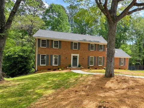 Homes For Sale - 2302 Smokehouse Path<br/> Lawrenceville, GA 30044