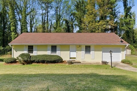 Homes For Sale - 2614 Spring Drive<br/> Smyrna, GA 30080