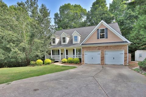 A home in Dawsonville