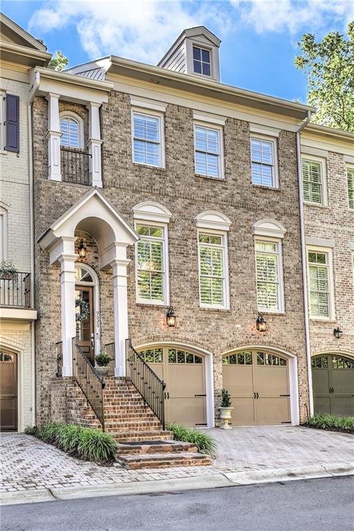 9020 Riverbend Manor