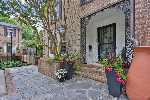 11 Ardmore Square NW Atlanta GA 30309