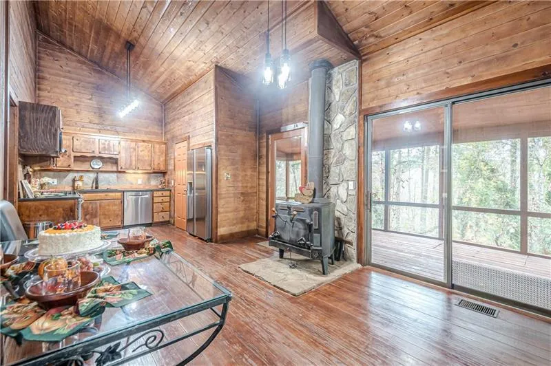 Jasper, Georgia 30143, United States, 2 Bedrooms Bedrooms, ,2 BathroomsBathrooms,Residential,Pending,10601