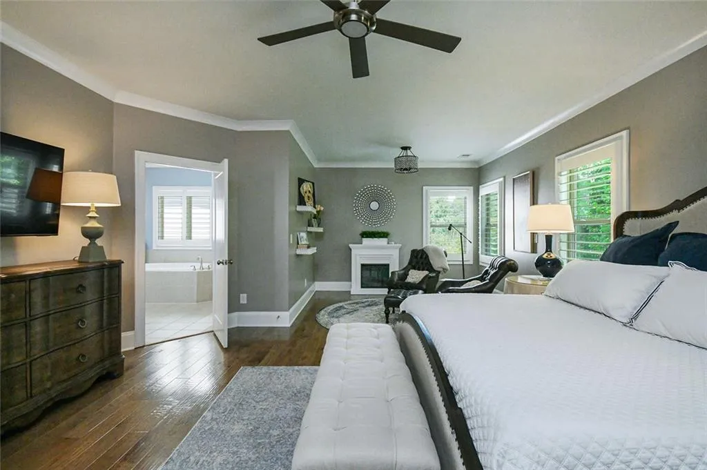 Sandy Springs, Georgia 30328, United States, 5 Bedrooms Bedrooms, ,4 BathroomsBathrooms,Residential,Active,190889