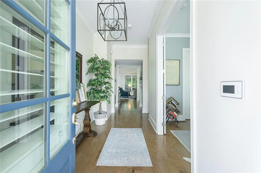 Sandy Springs, Georgia 30328, United States, 5 Bedrooms Bedrooms, ,4 BathroomsBathrooms,Residential,Active,190889