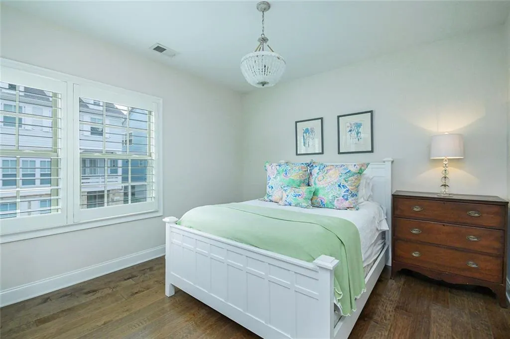 Sandy Springs, Georgia 30328, United States, 5 Bedrooms Bedrooms, ,4 BathroomsBathrooms,Residential,Active,190889