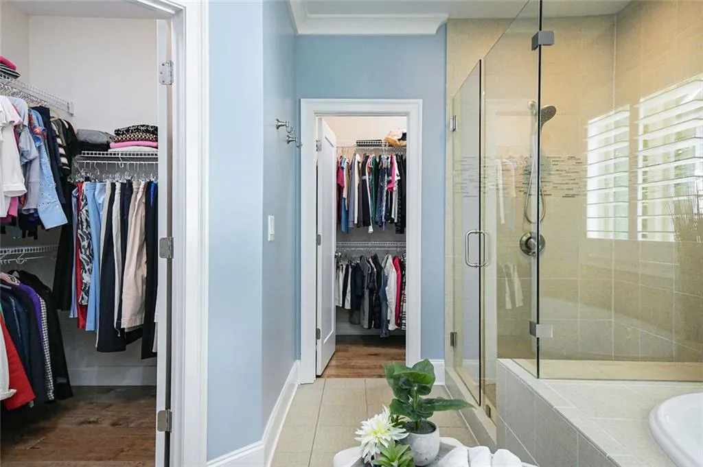 Sandy Springs, Georgia 30328, United States, 5 Bedrooms Bedrooms, ,4 BathroomsBathrooms,Residential,Active,190889