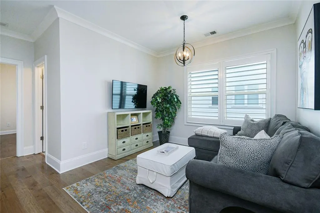 Sandy Springs, Georgia 30328, United States, 5 Bedrooms Bedrooms, ,4 BathroomsBathrooms,Residential,Active,190889