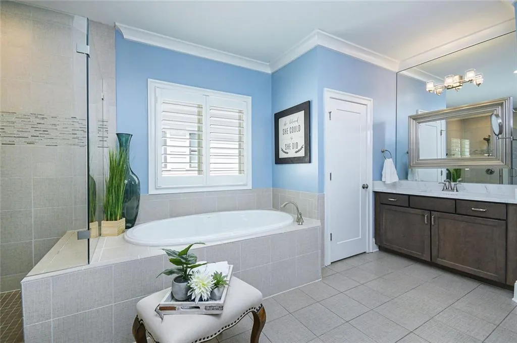 Sandy Springs, Georgia 30328, United States, 5 Bedrooms Bedrooms, ,4 BathroomsBathrooms,Residential,Active,190889