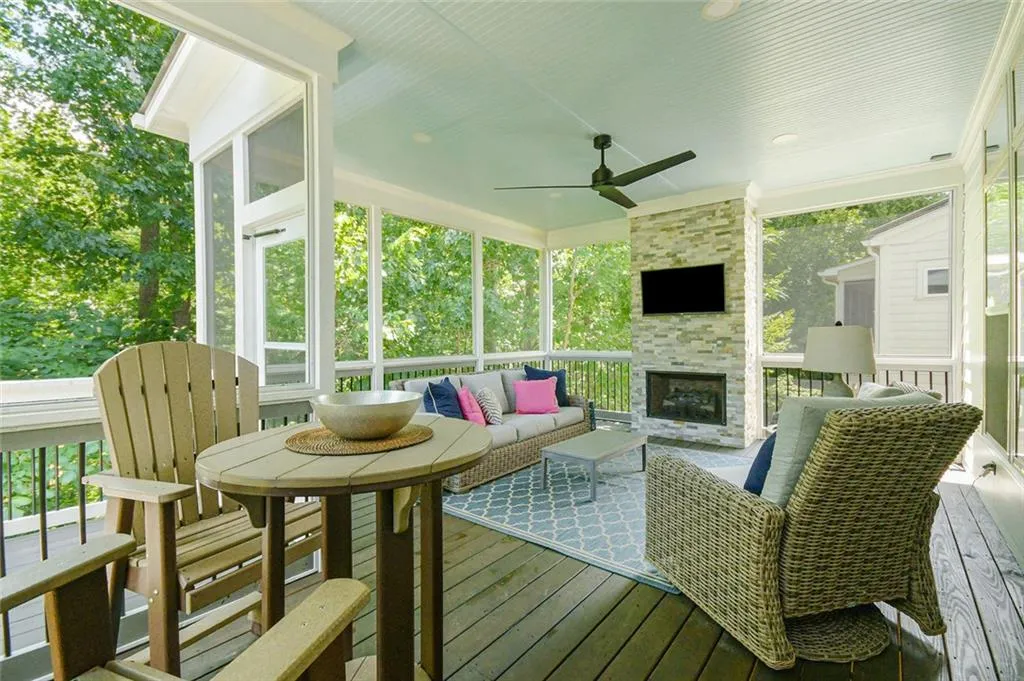 Sandy Springs, Georgia 30328, United States, 5 Bedrooms Bedrooms, ,4 BathroomsBathrooms,Residential,Active,190889