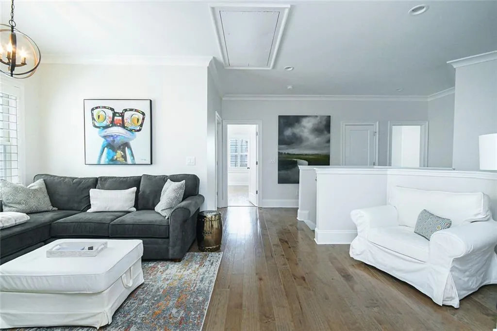 Sandy Springs, Georgia 30328, United States, 5 Bedrooms Bedrooms, ,4 BathroomsBathrooms,Residential,Active,190889