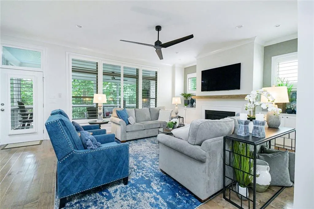 Sandy Springs, Georgia 30328, United States, 5 Bedrooms Bedrooms, ,4 BathroomsBathrooms,Residential,Active,190889