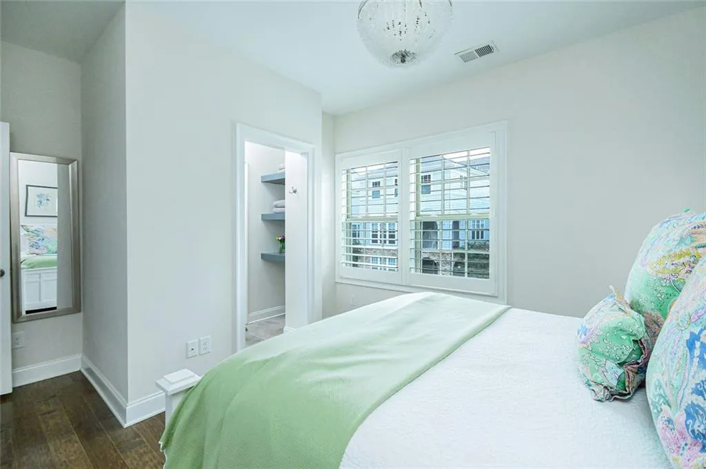 Sandy Springs, Georgia 30328, United States, 5 Bedrooms Bedrooms, ,4 BathroomsBathrooms,Residential,Active,190889