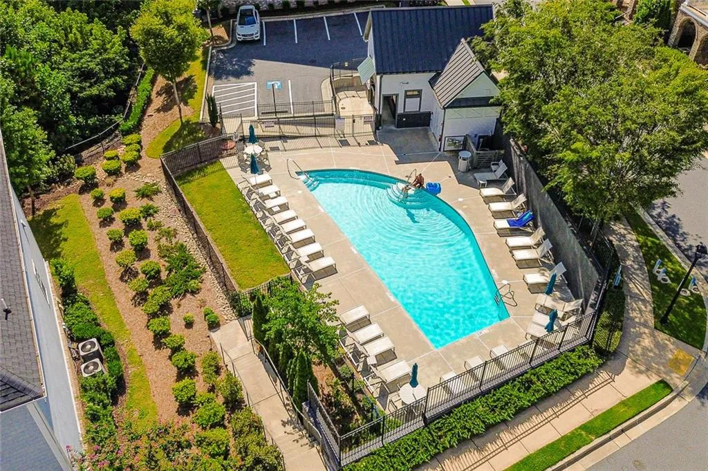 Sandy Springs, Georgia 30328, United States, 5 Bedrooms Bedrooms, ,4 BathroomsBathrooms,Residential,Active,190889