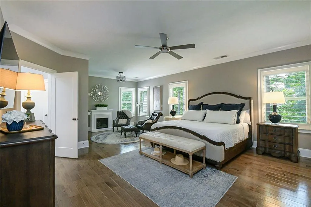 Sandy Springs, Georgia 30328, United States, 5 Bedrooms Bedrooms, ,4 BathroomsBathrooms,Residential,Active,190889