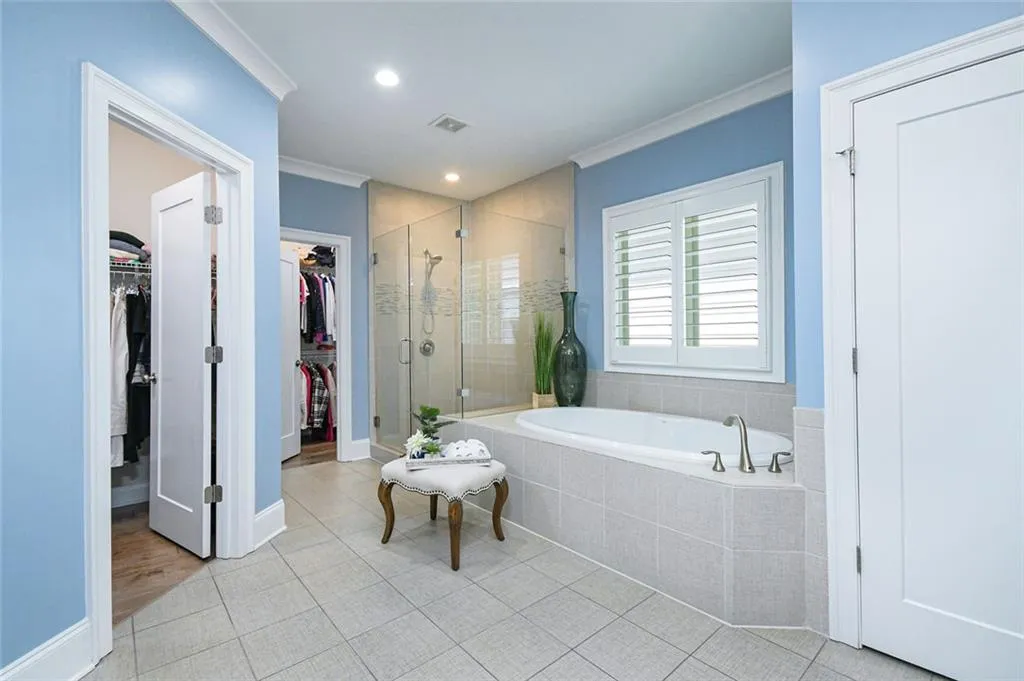 Sandy Springs, Georgia 30328, United States, 5 Bedrooms Bedrooms, ,4 BathroomsBathrooms,Residential,Active,190889