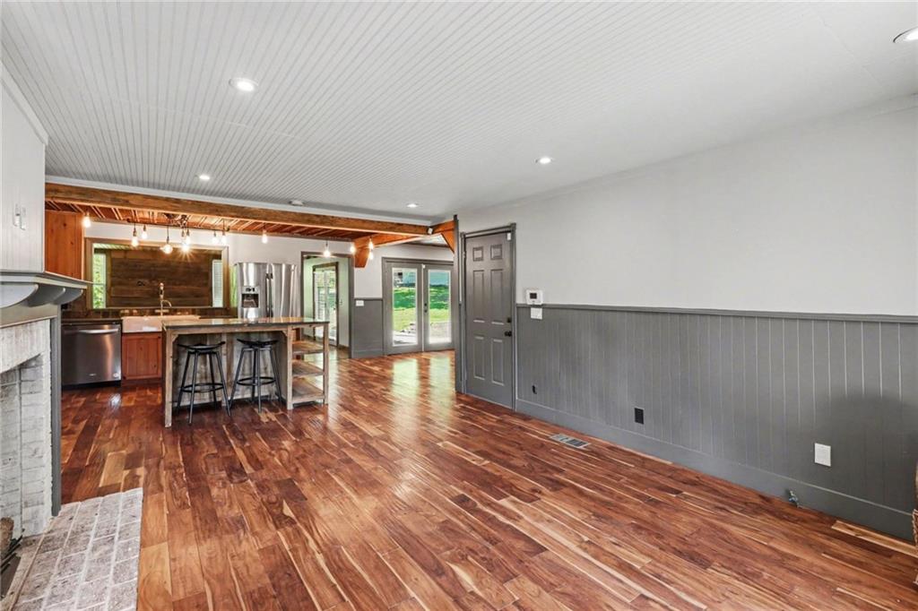 450 Big Springs Road SE