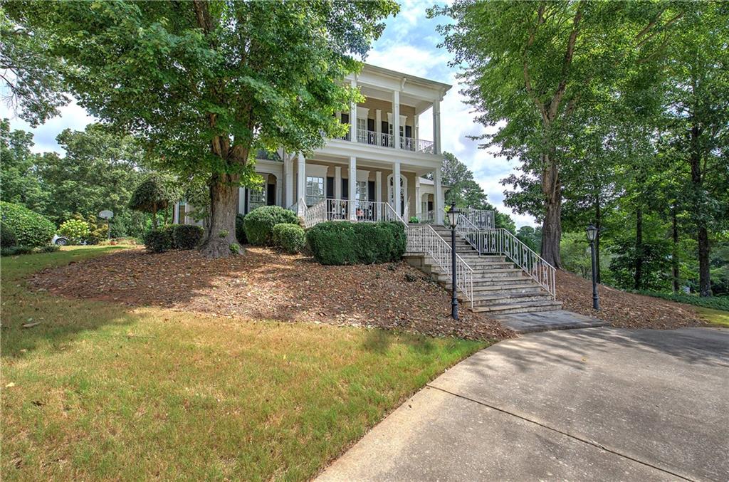 11 Forest Hill Drive SW